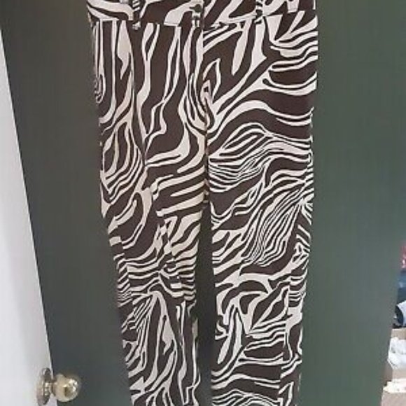 Zebra Print Capri Pants - Picture 1 of 2
